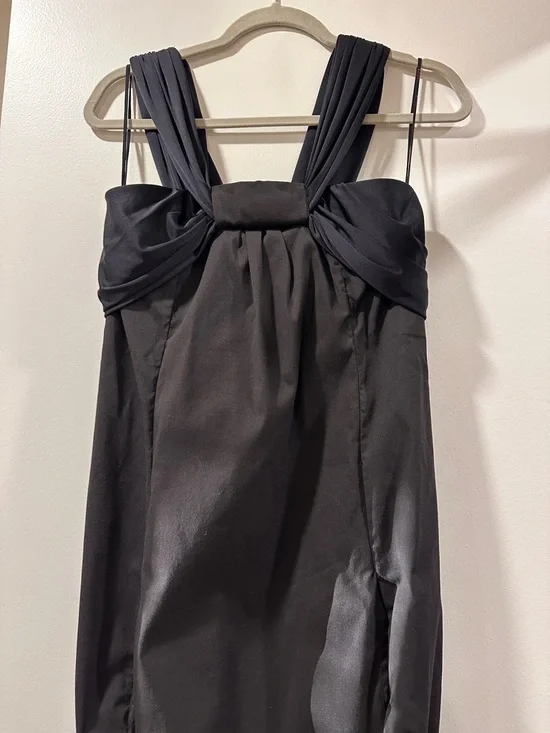 Chic Black Mini Dress with Draped Straps - Picture 4 of 4